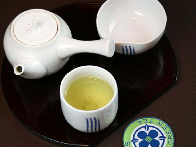 Ceaiul verde ne-ar putea feri de cancer  