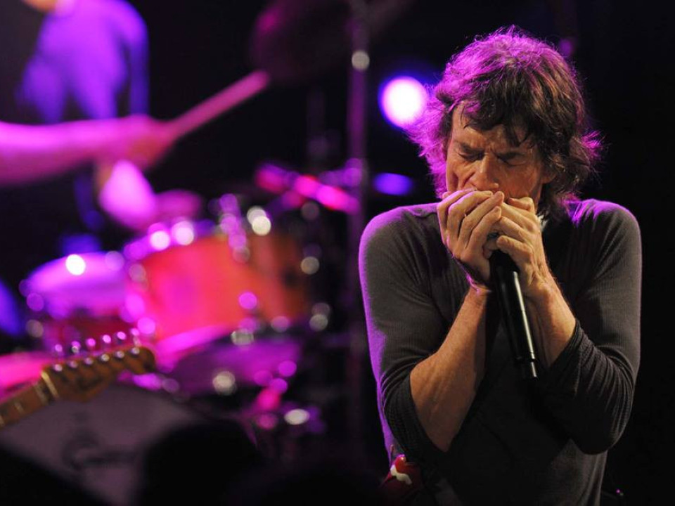 Mick Jagger dansează în stilul caracteristic la o lună după operaţia pe cord – VIDEO 