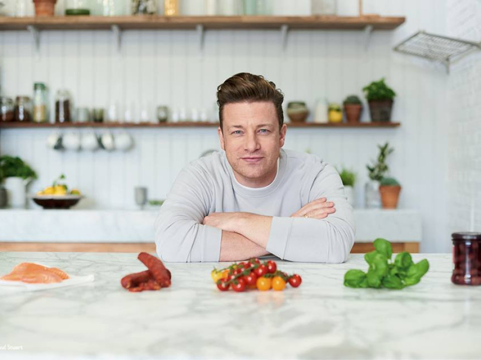 Jamie Oliver şi-a închis mai multe restaurante din Marea Britanie 