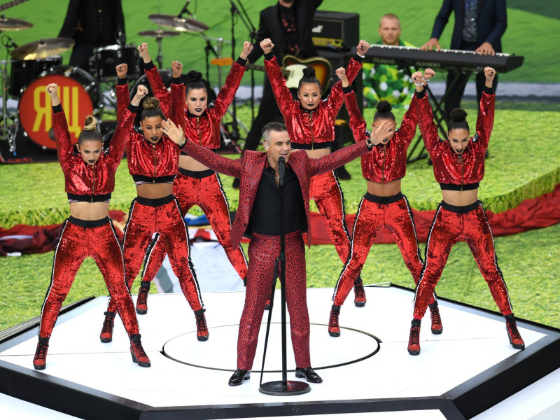 Robbie Williams a cântat în deschiderea Campionatului Mondial de fotbal 2018 şi a şocat o lume întreagă 