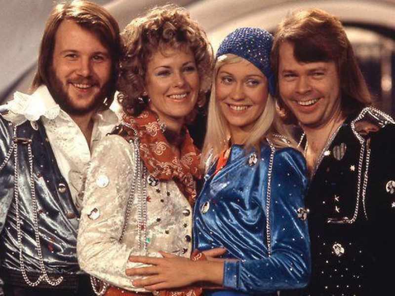 După 40 de ani, ABBA e din nou în Top 10