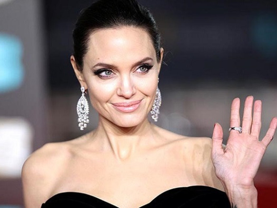 Ce  făcut Angelina Jolie în ziua în care a împlinit 45 de ani