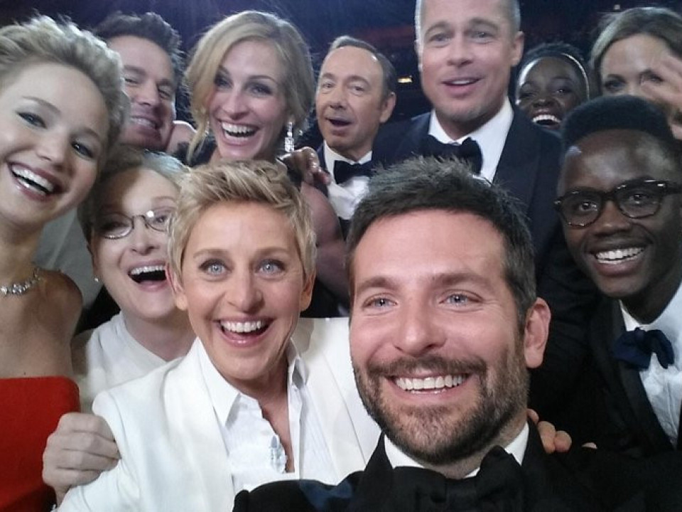Cât a valorat celebrul selfie realizat de Ellen DeGeneres la Gala Oscar 2014
