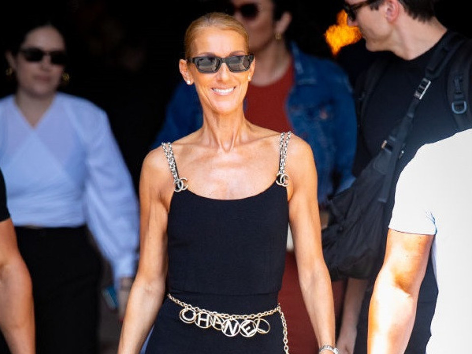 Celine Dion, la plimbare prin Paris într-o ţinută chic 
