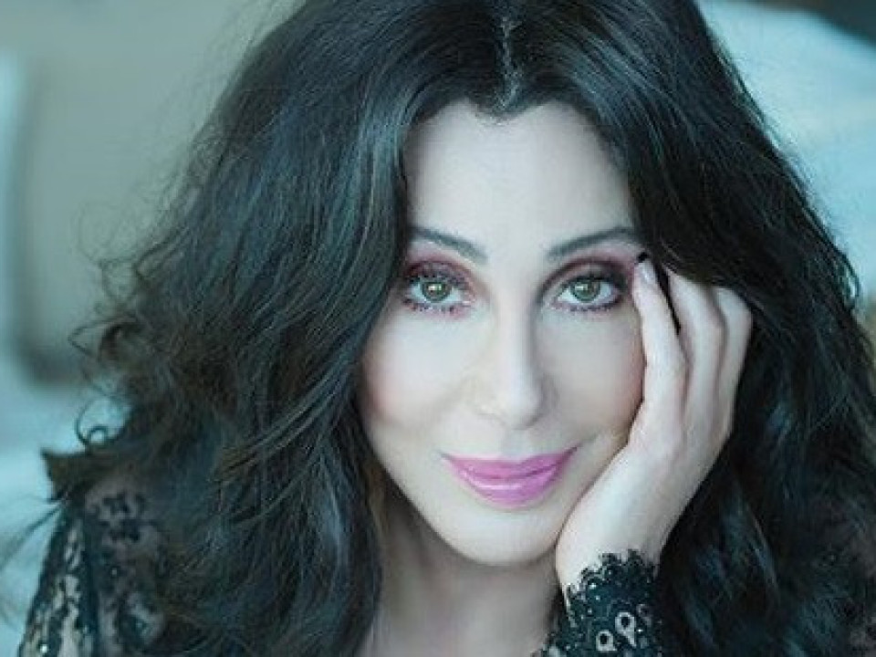 Cher lansează un album cu piese ale trupei ABBA