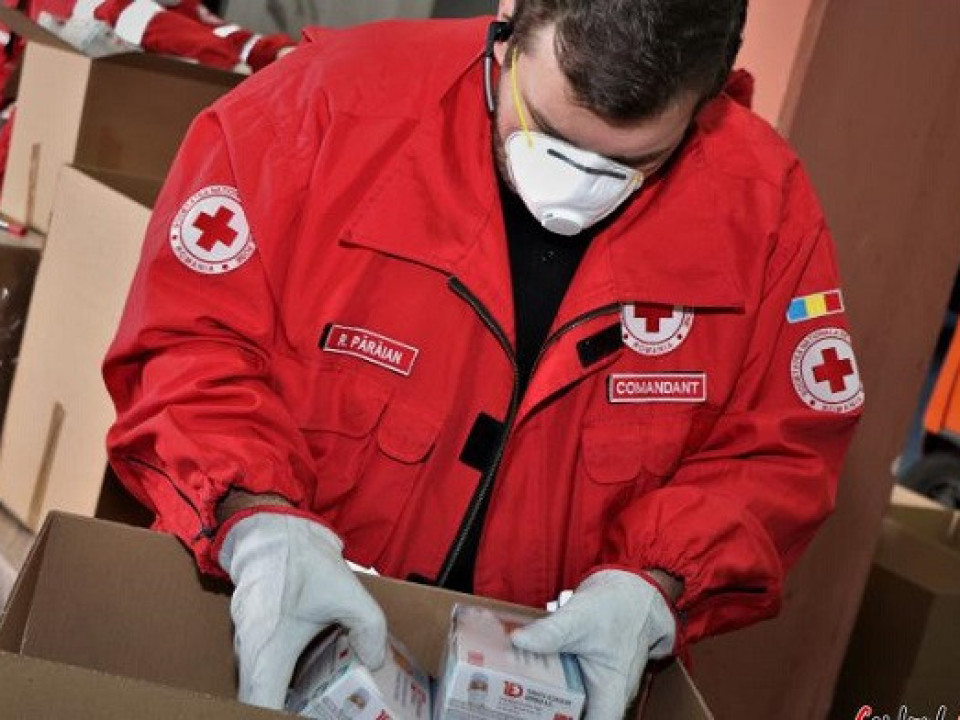 Crucea Roșie Română a achiziționat 1 milion de măști sanitare