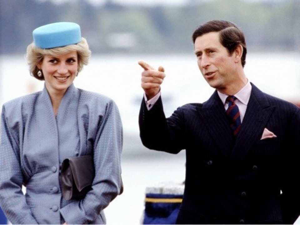 Primele imagini din al cincilea sezon „The Crown”. Cum arată actorii care îi joacă pe Prinţul Charles şi Prinţesa Diana 