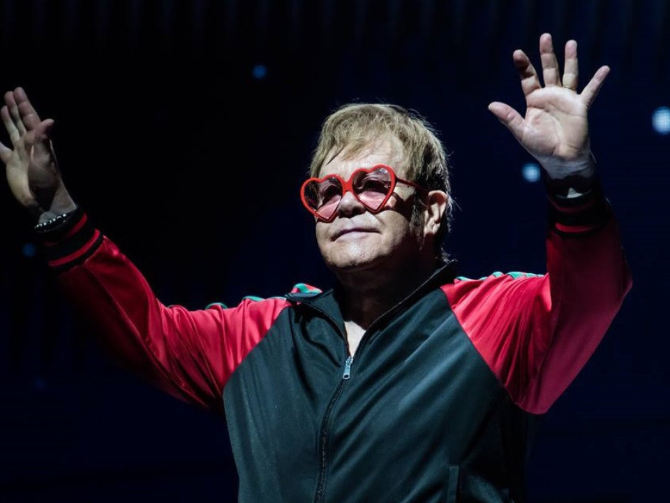  Elton John a început "Farewell Yellow Brick Road", turneul său de “Adio”  