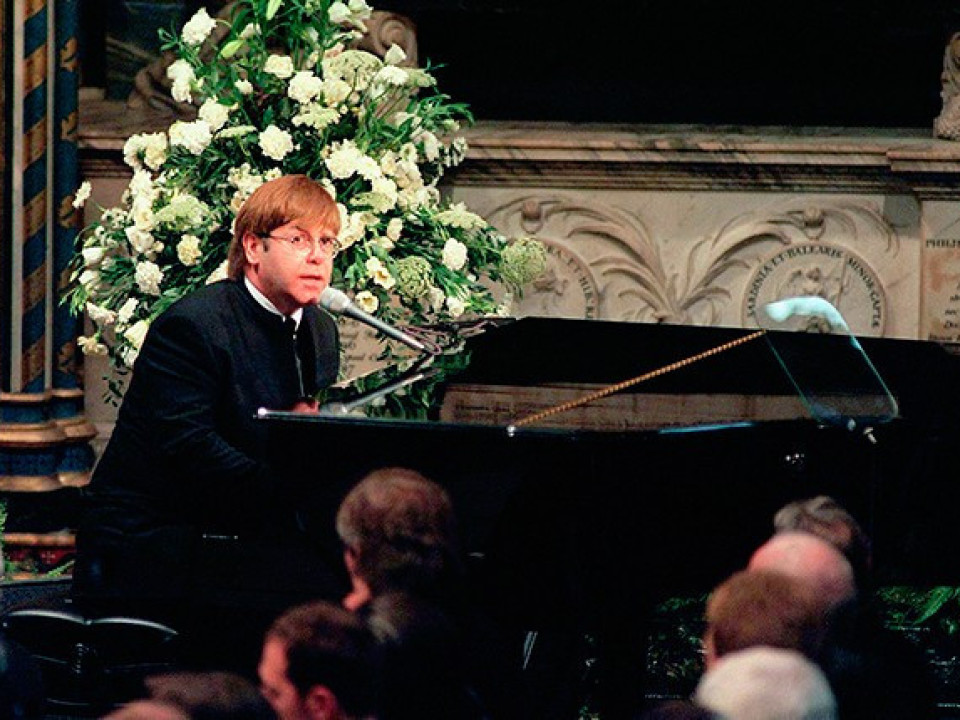 Povestea melodiei “Candle in the Wind 1997”, pe care Elton John refuză să o mai cânte 