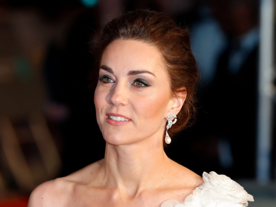 Kate Middleton a strălucit la Gala BAFTA. Omagiul adus Prinţesei Diana şi Reginei Elisabeta a II-a 