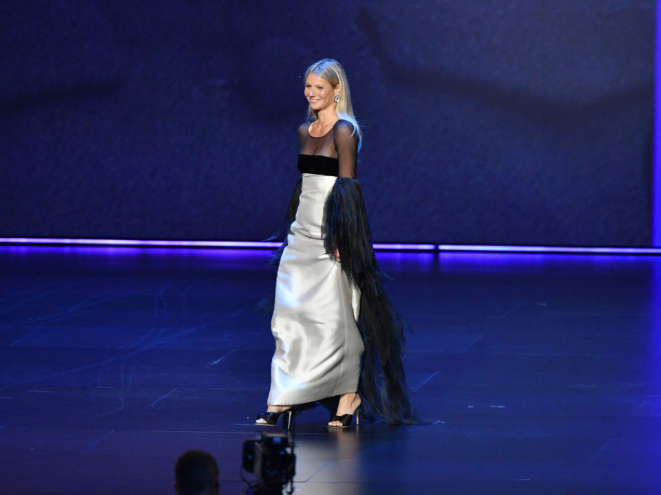 Gwyneth Paltrow a stârnit comentarii amuzante după apariţia sa pe scena Premiilor Emmy
