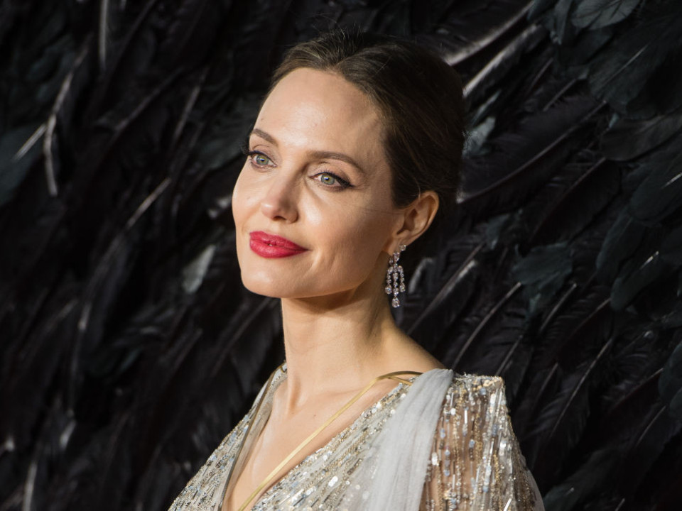 Angelina Jolie vizitează Parisul împreună cu copiii ei 