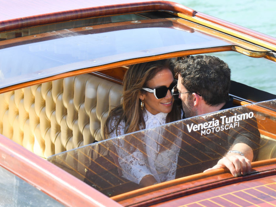 Jennifer Lopez şi Ben Affleck, împreună la Festivalul de film de la Veneţia 