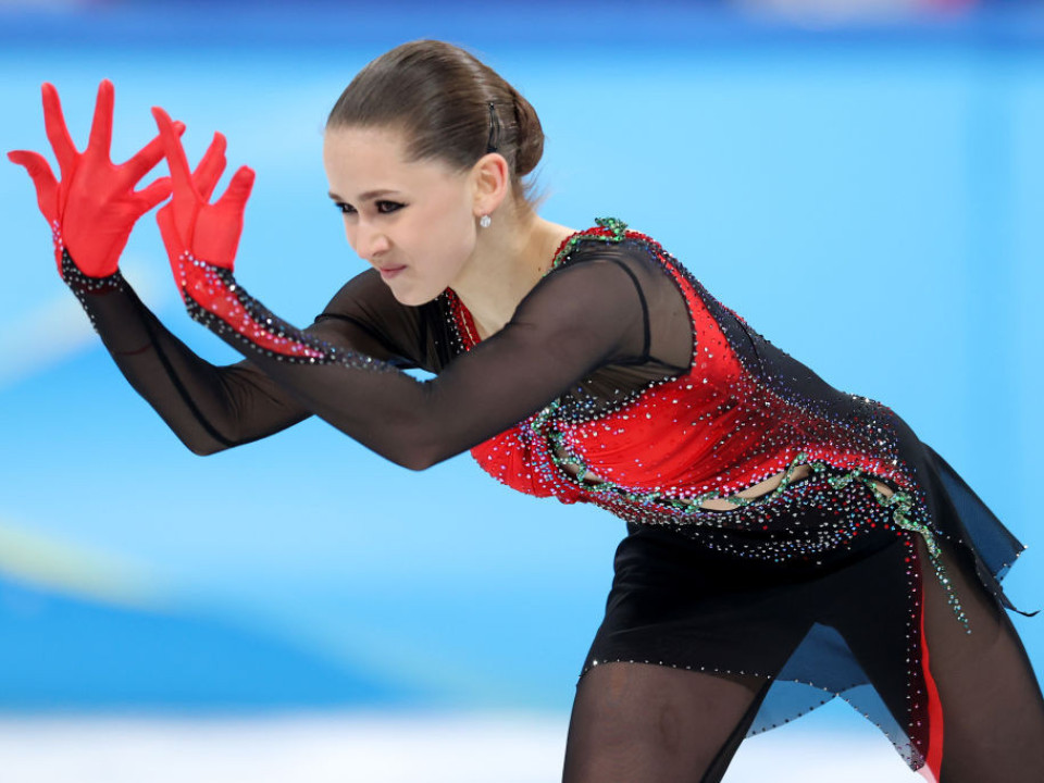 La 15 ani, patinatoarea Kamila Valieva a scris istorie la Jocurile Olimpice de la Beijing 