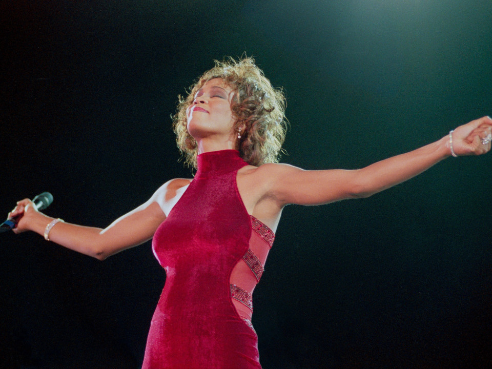Diva Whitney Houston, în unele dintre cele mai cunoscute videoclipuri ale sale