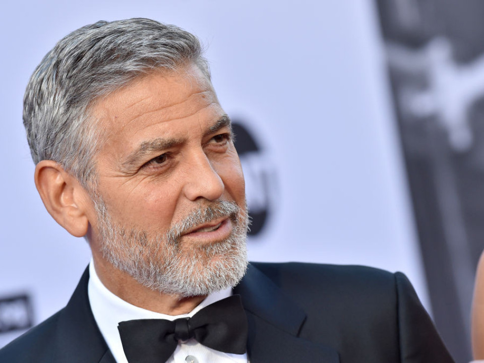 George Clooney - Prima apariţie alături de Amal după accidentul de motocicletă 