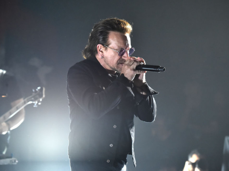 Trupa U2 i-a adus un omagiu lui Anthony Bourdain 