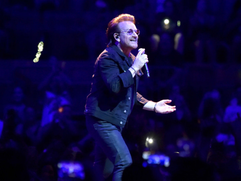 VIDEO: Bono a rămas fără voce în timpul unui concert la Berlin 