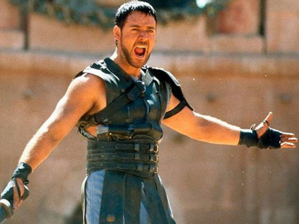 Russell Crowe împlineşte 57 de ani. Cum arată “Gladiatorul” astăzi 