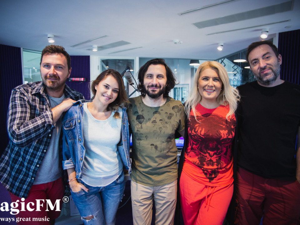 Actorii din Mamma Mia! în studioul Magic FM 