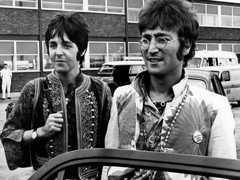 Next generation: Fiii lui John Lennon şi Paul McCartney au pozat împreună spre bucuria fanilor The Beatles 