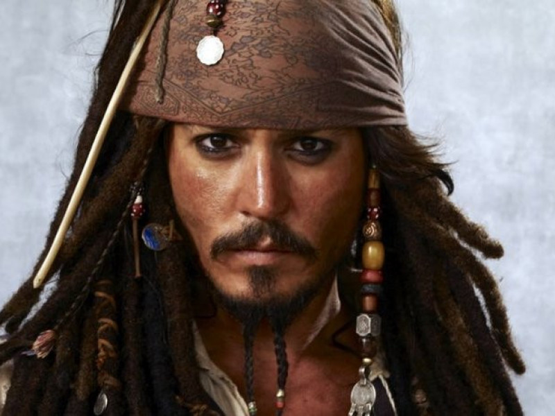 Johnny Depp - Transformări spectaculoase şi multe femei frumoase în viaţa lui