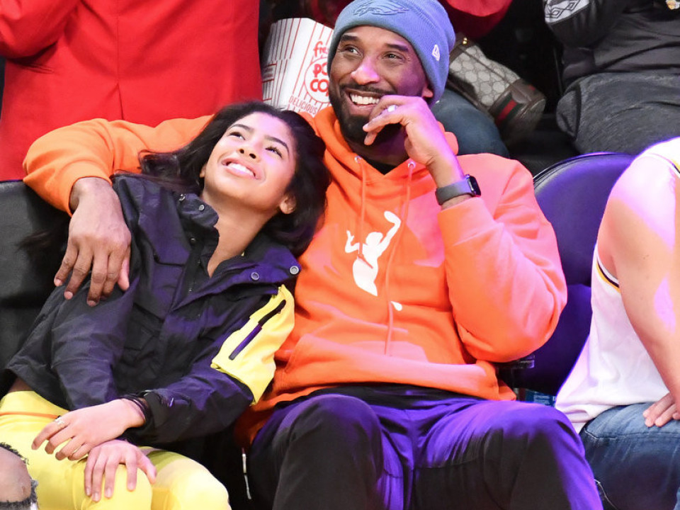 Kobe Bryant, legendarul jucător de baschet, şi fiica lui de 13 ani au murit într-un accident de elicopter 