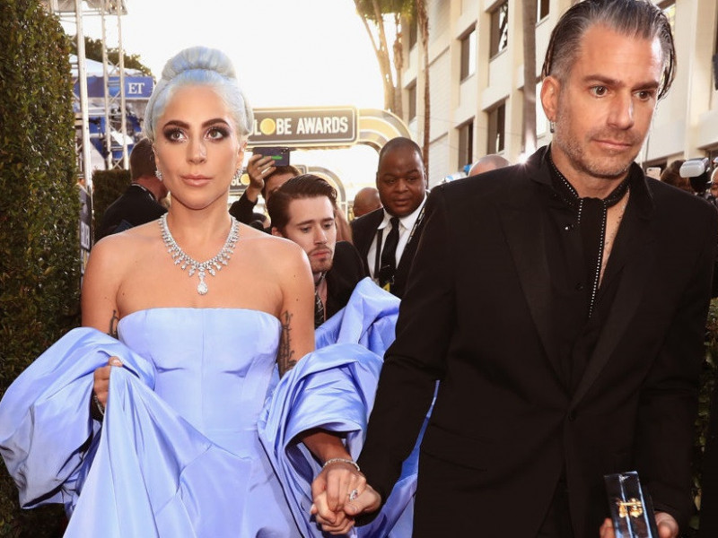 Este oficial! Lady Gaga şi-a anulat logodna cu Christian Carino 