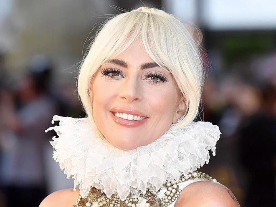 Lady Gaga trăieşte o nouă poveste de dragoste 