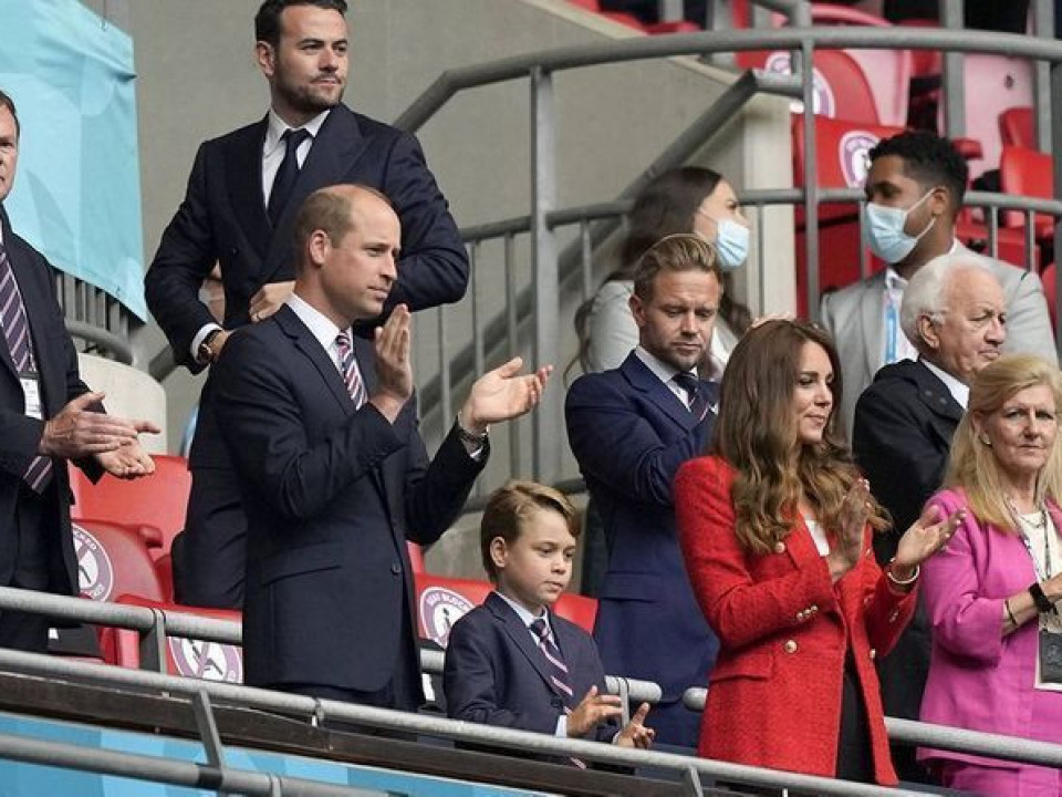 Prinţul George, în tribune la meciul de fotbal Anglia-Germania