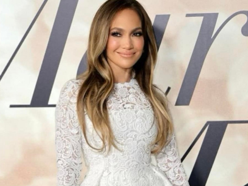 Jennifer Lopez - Super HOT în cele mai recente fotografii 