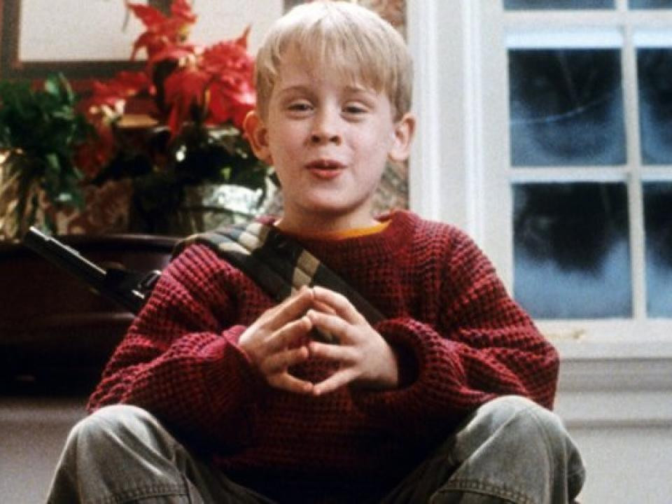 Macaulay Culkin a recreat o scenă din “Singur acasă” pentru o reclamă de Crăciun