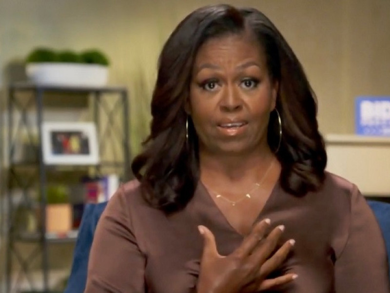 Vânzări record pentru un colier purtat de Michelle Obama 