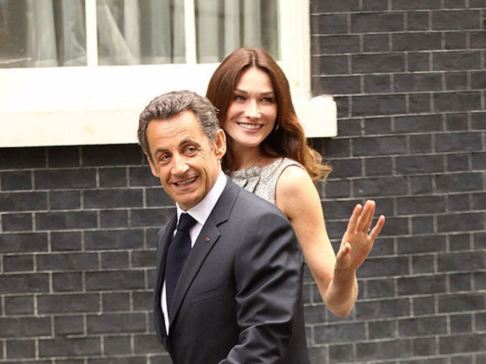 Carla Bruni si Nicolas Sarkozy, într-o fotografie extrem de comentată 