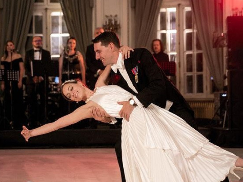 Pe ce melodie au dansat Principele Nicolae şi Alina Binder la nunta lor 