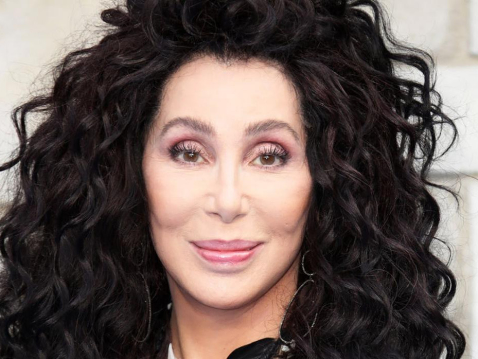 Cher produce un film biografic despre cele șase decenii de activitate