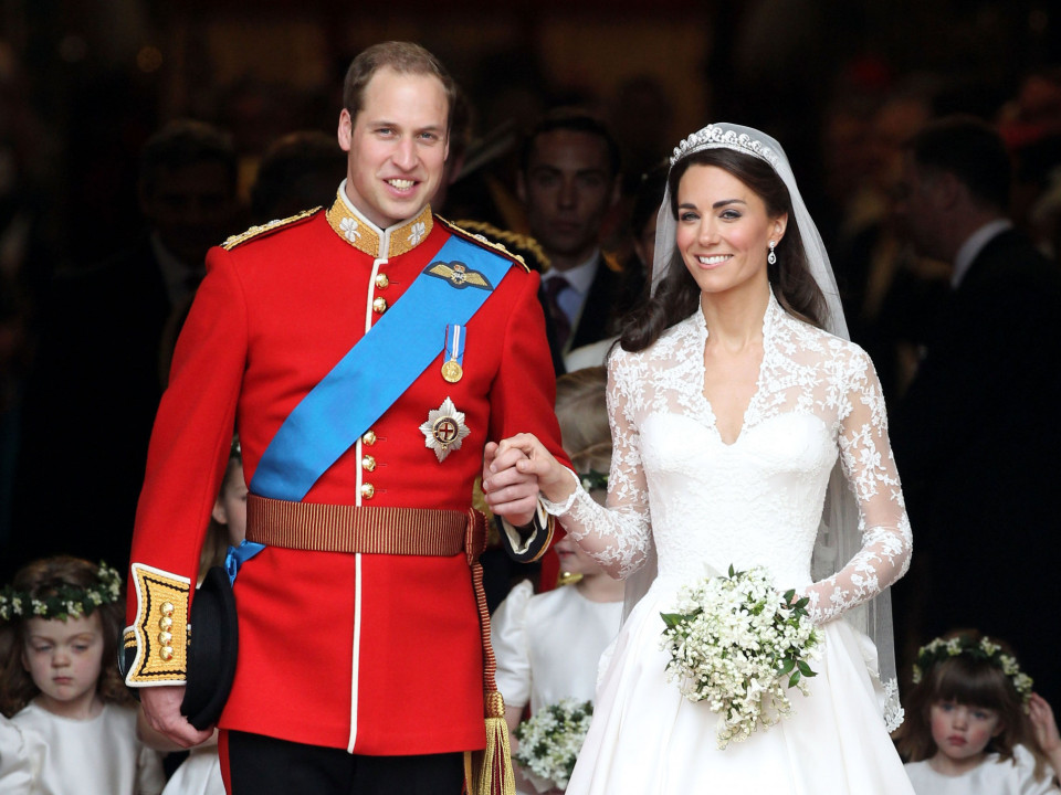 Prinţul William şi Kate Middleton sărbătoresc 10 ani de căsătorie. Noi fotografii cu Ducii de Cambridge 