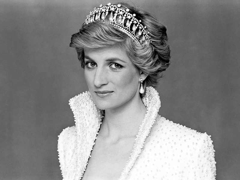Se împlinesc 23 de ani de la moartea Prinţesei Diana
