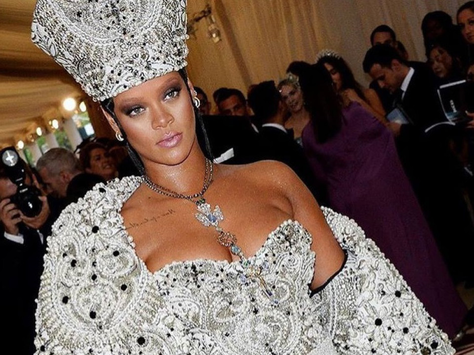 Rihanna s-ar fi despartit de iubitul miliardar 
