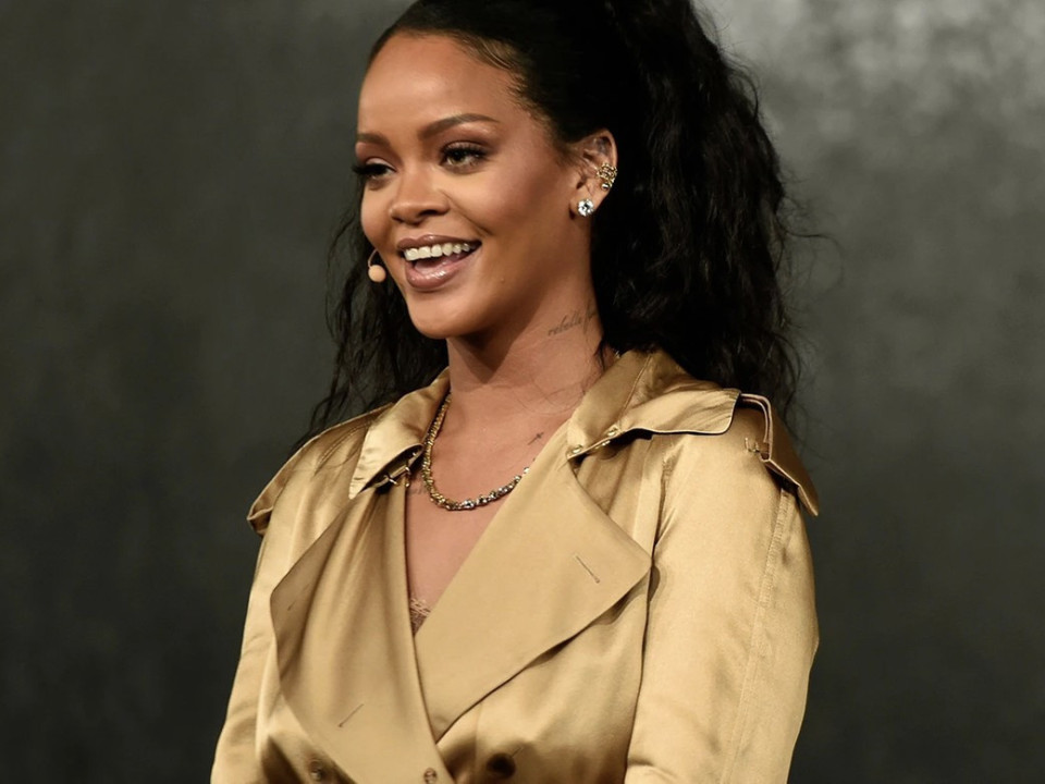 Rihanna şi-a cumpărat o casă fabuloasă în Beverly Hills 