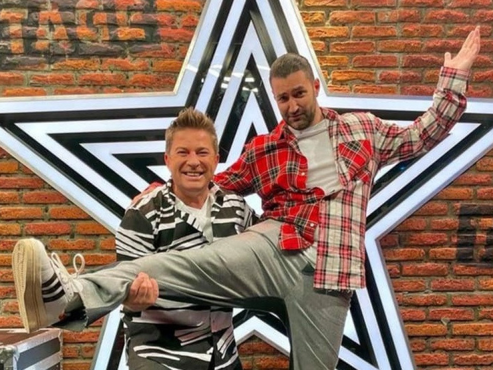 Cum arată noul juriu “Românii au talent”. Doi actori extrem de îndrăgiţi s-au alăturat juriului. Smiley şi Bartoş, prezentatori  