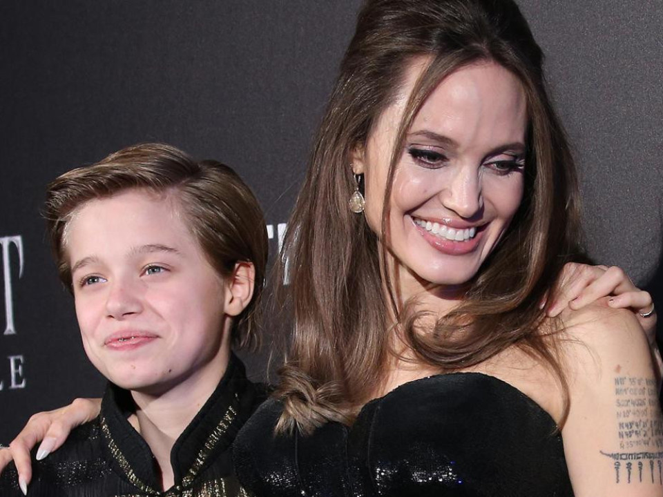 Un nou look pentru Shiloh, fata Angelinei Jolie şi a lui Brad Pitt. Cum arată acum adolescenta!