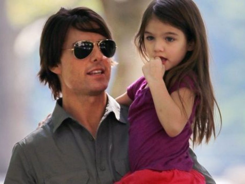 Suri Cruise a împlinit 15 ani. Cum arată fiica lui Tom Cruise 