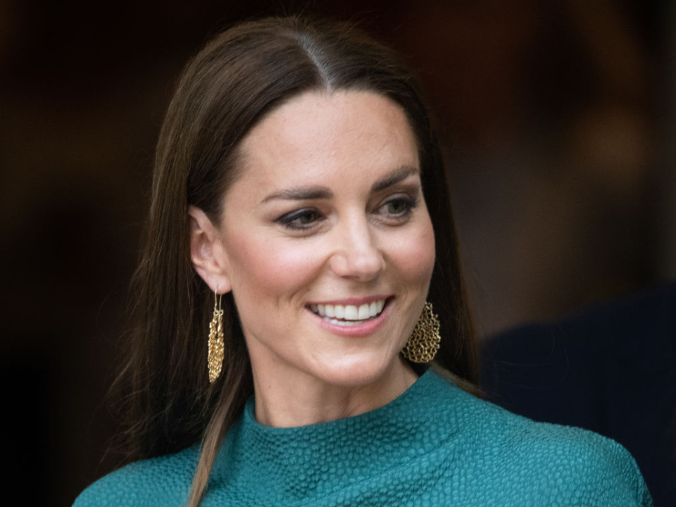 Kate Middleton, chic într-o rochie verde smarald, culoarea ei preferată