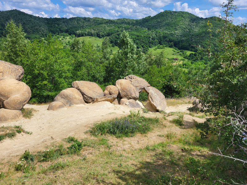Treasure Games in The Park: Ținutul Buzăului. Trovanții, Chihlimbarul și Așezările Rupestre, între atracțiile celui mai nou geoparc UNESCO din România