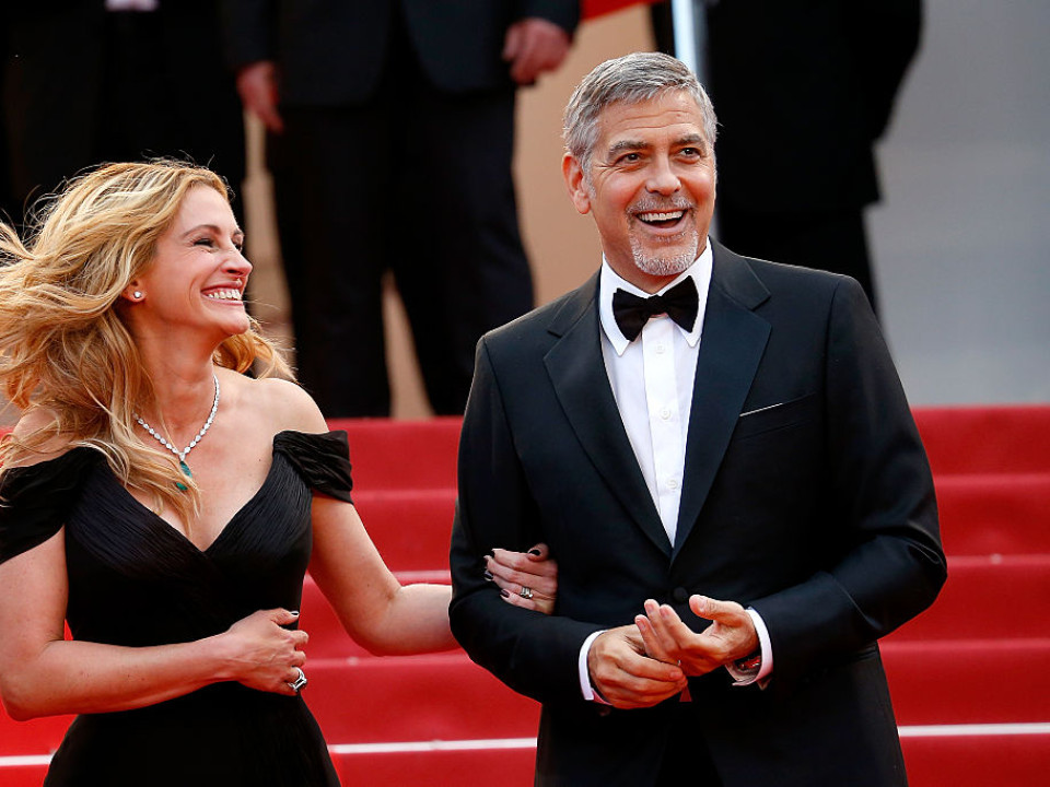 Julia Roberts şi George Clooney, superstarurile din comedia romantică “Ticket to Paradise”