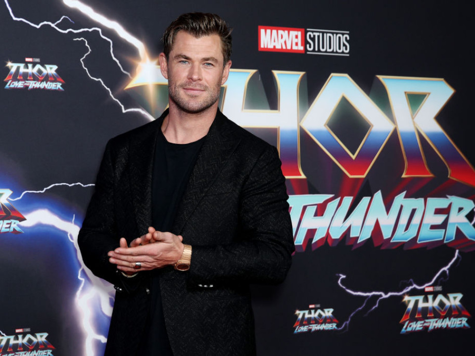 Chris Hemsworth - Fotografii adorabile cu fiica lui la filmările peliculei “Thor”