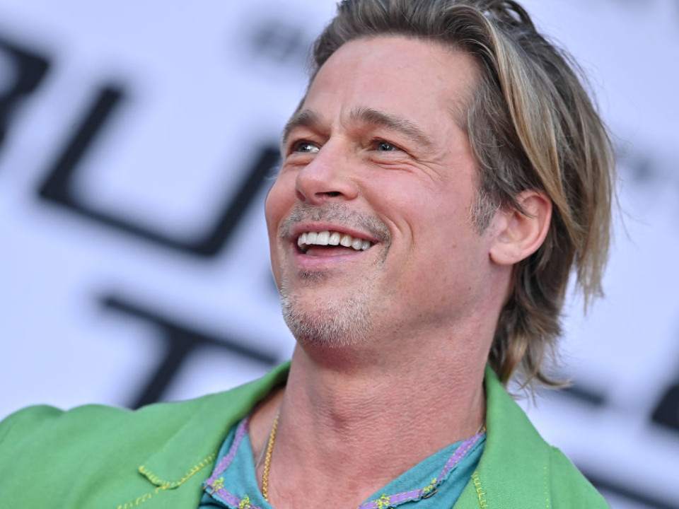 Brad Pitt, pe covorul roşu la Los Angeles cu “Bullet Train”. Parada vestimentară a actorului continuă