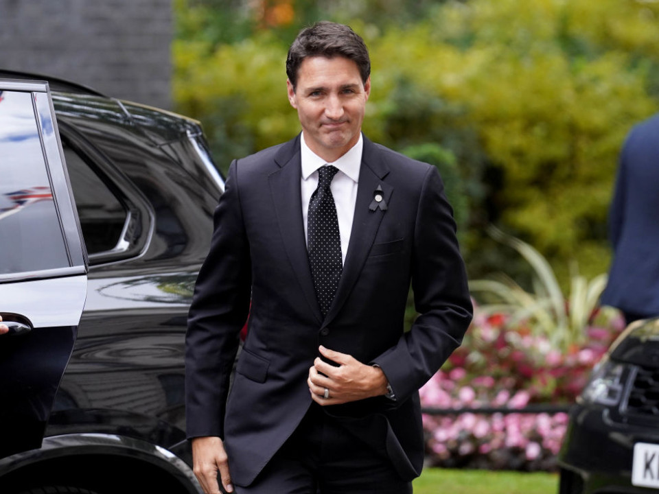 Justin Trudeau, prim-ministrul Canadei, criticat pentru că a cântat “Bohemian Rhapsody” înainte de funeraliile Reginei Elisabeta a II-a