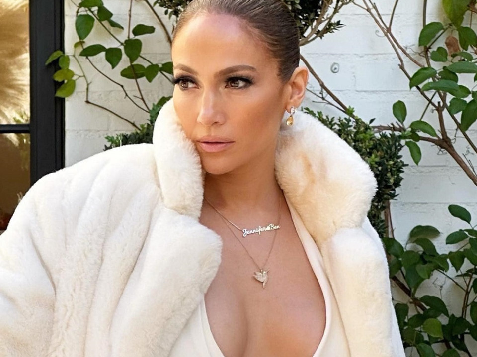 Jennifer Lopez lansează un nou album şi vorbeşte despre cea mai dificilă perioadă a vieţii ei